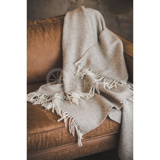 Wool blanket with fringes "Eglutė" beige